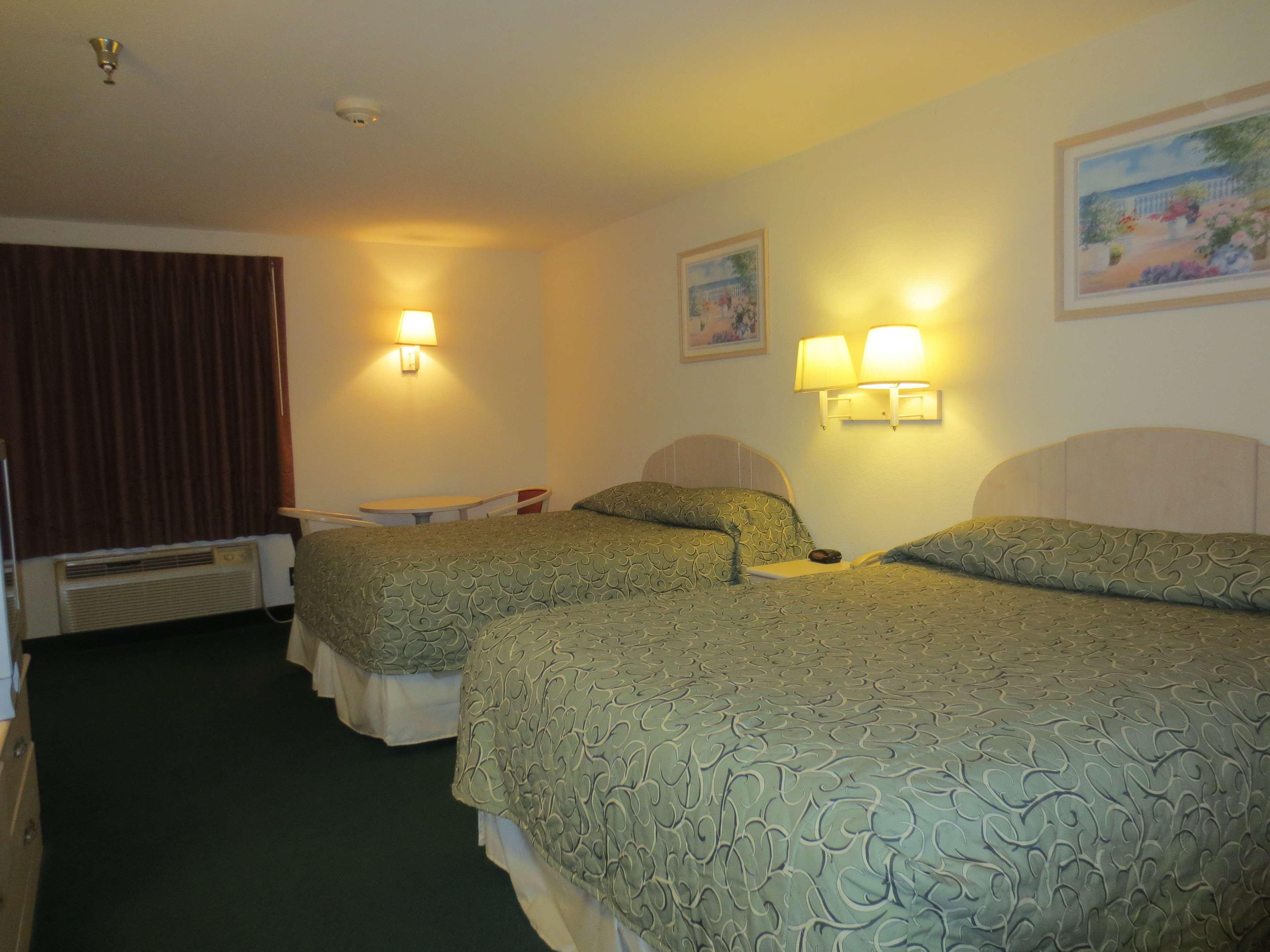 Pinckneyville Inn And Suites Екстер'єр фото