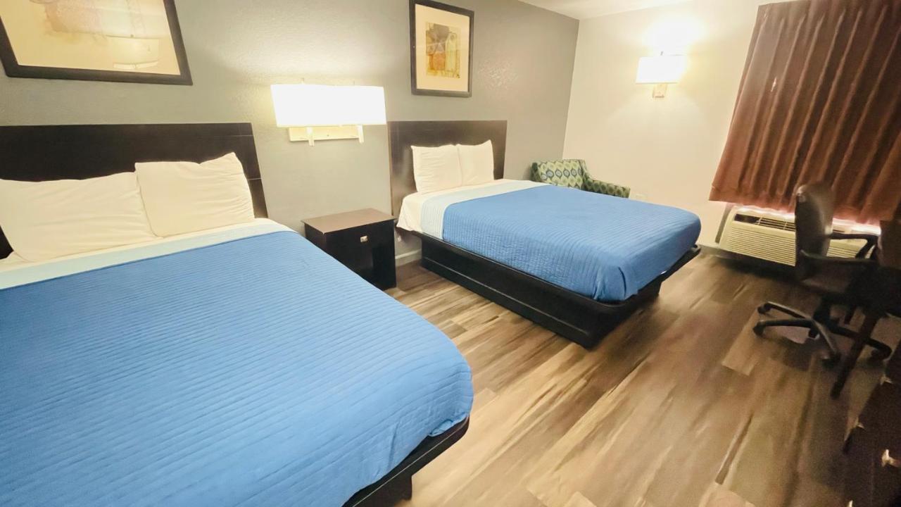 Pinckneyville Inn And Suites Екстер'єр фото