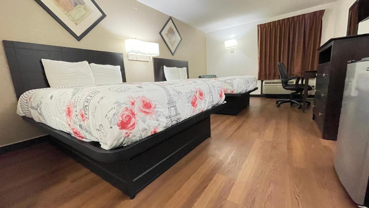 Pinckneyville Inn And Suites Екстер'єр фото